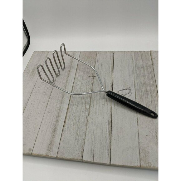 Vintage EKCO #10 Potato Vegetable Masher Black Handle Utensil 10 1/4" - Picture 1 of 6